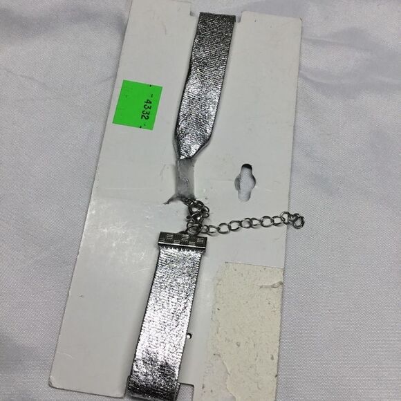 Metallic Faux Leather Choker (H15) - Picture 4 of 4